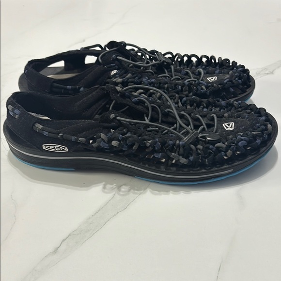 Keen Shoes - Picture 2 of 4